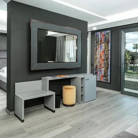 & Tre Fontane Luxury Hotel Portici