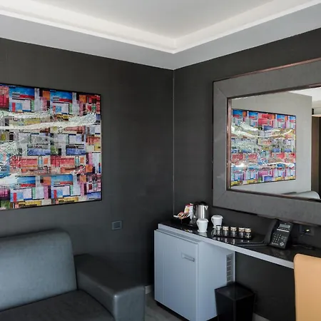 & Tre Fontane Luxury Hotel