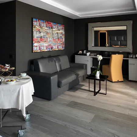 Hotel & Tre Fontane Luxury Portici