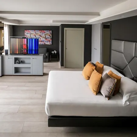 & Tre Fontane Luxury Hotel 4*