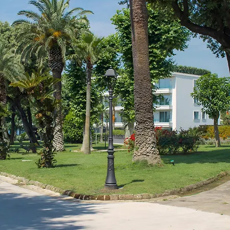 Hotel & Tre Fontane Luxury 4*