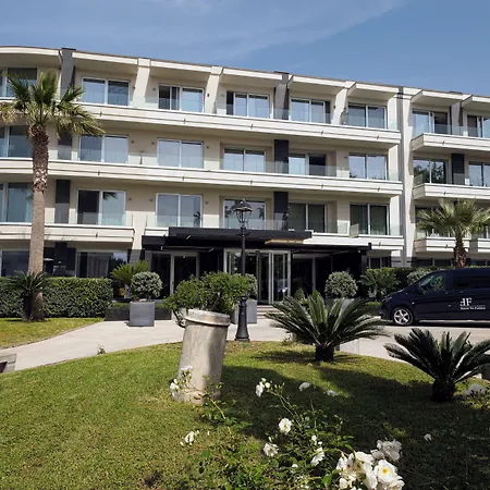 & Tre Fontane Luxury 4*